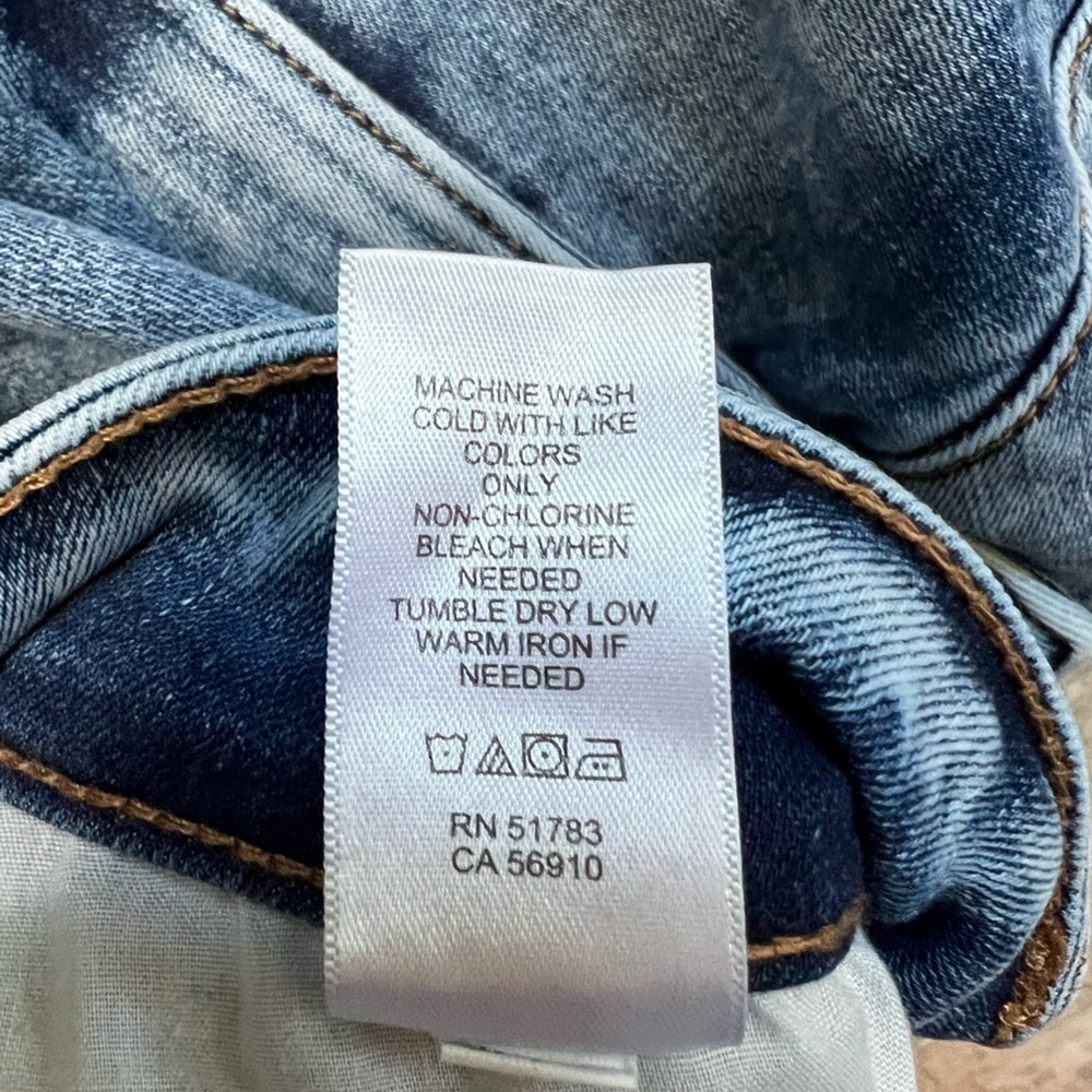 Women’s Maurice’s distressed jeans XL short S - Picture 4 of 8